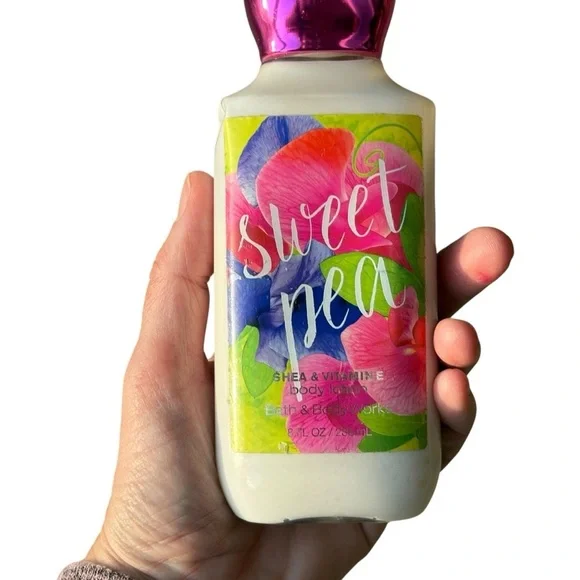 Bath & Body Works Sweet Pea Body Lotion 8 oz - Picture 1 of 5